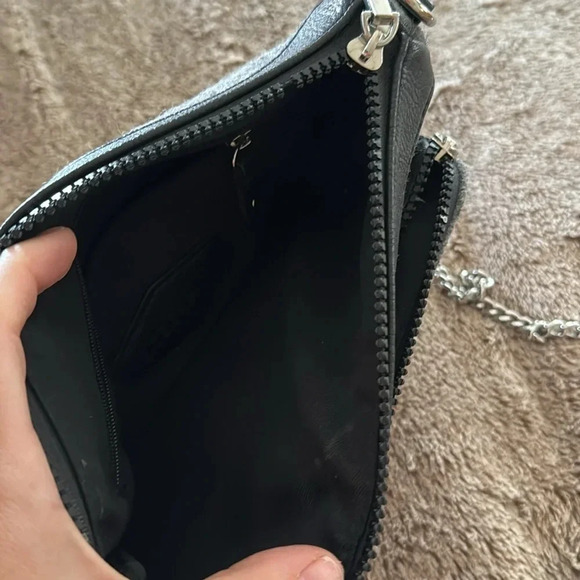 BCBGdneratiln grey and black crossbody - Picture 5 of 8